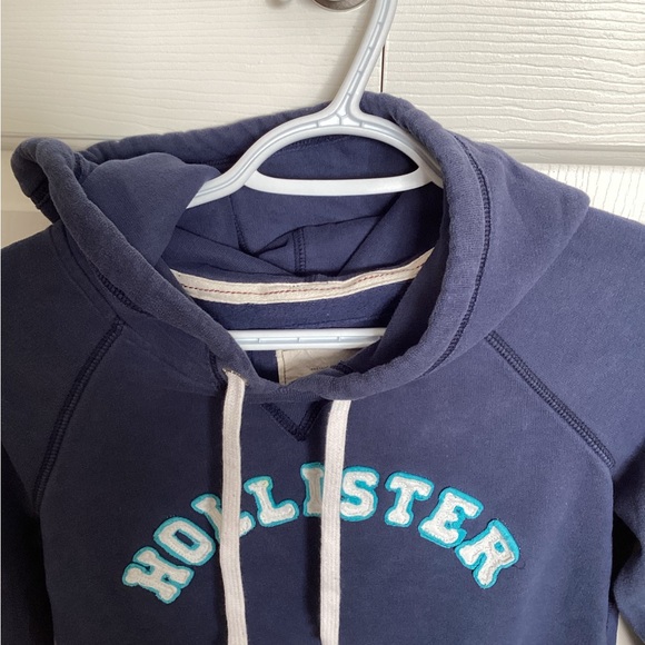 Hollister hoodie. - Picture 2 of 3